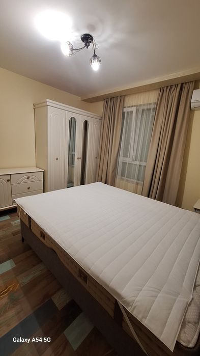 Чисто нов тристаен под наем за първи наематели.