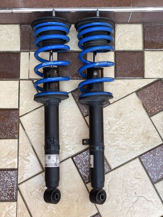 Lexus Амортизатор