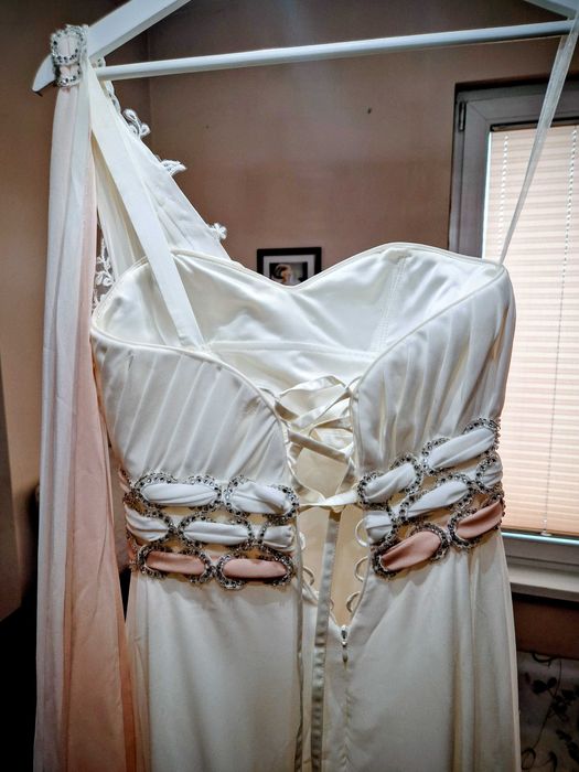 Дизайнерска булчинска/вечерна рокля по поръчка