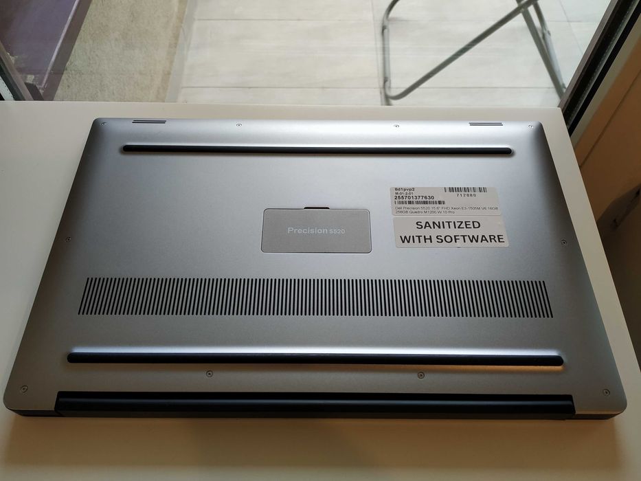 Dell Precision 5520 15.6 FHD IPS/Xeon E3-1505M/16GB/256GB/Quadro M1200
