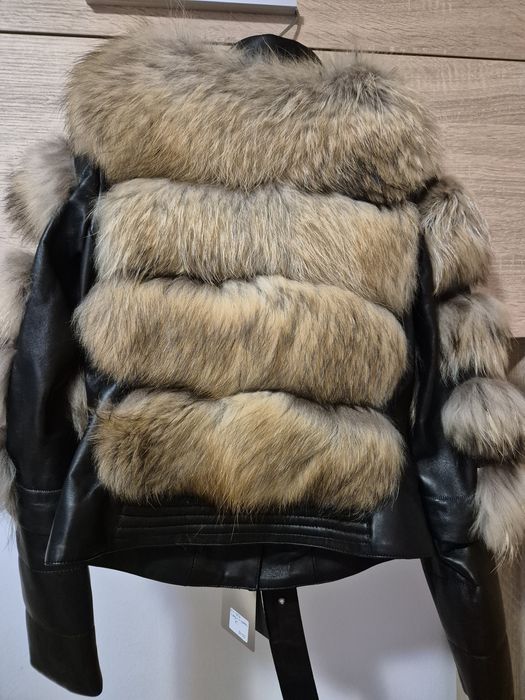 Vând haină de blană de raton