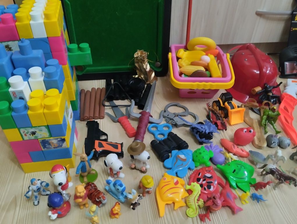 Лот детски играчки