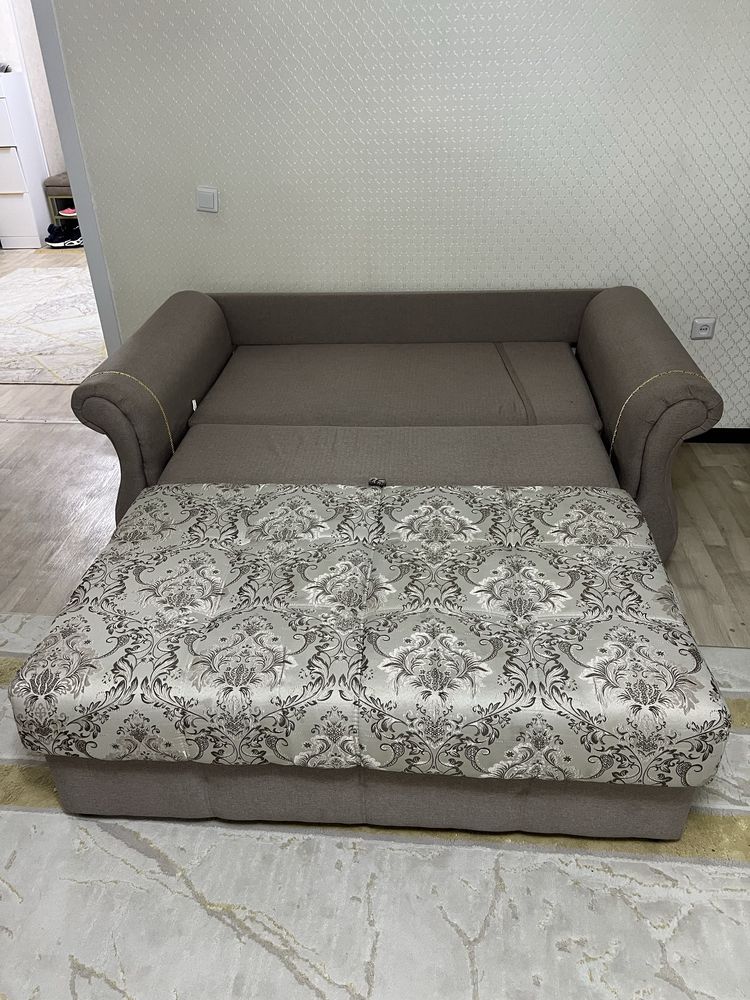 Продам 2 дивана на 3 и 2 посадочных мест. в хорошем состоянии