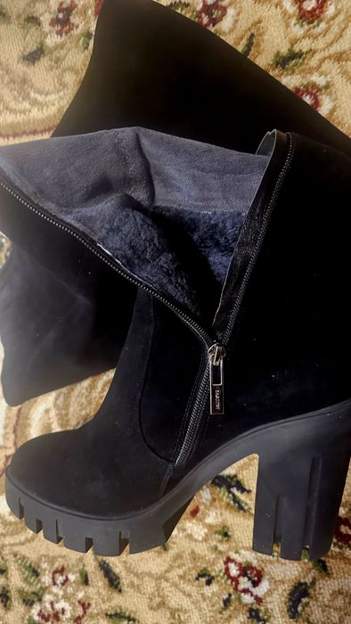 Продвм норковую шубу с капюшоном