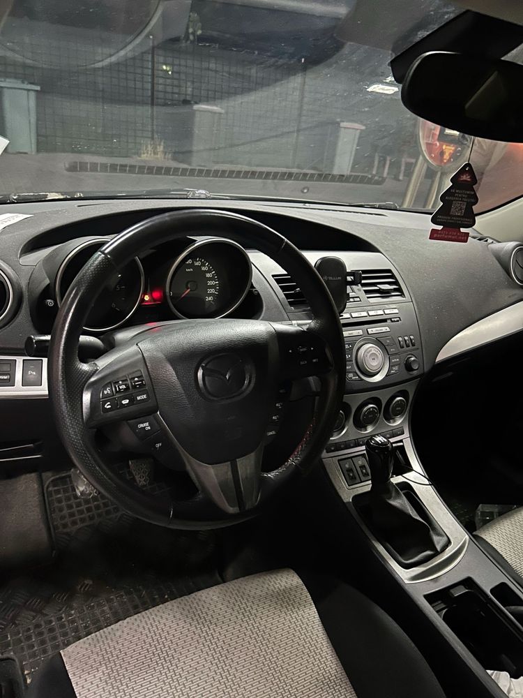 Mazda 3 Facelift BL 1.6 MZ-CD BOSE, Climatronic, Pilot Automat