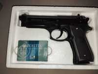 Pistol airsoft Bereta cu bile de 0.20g