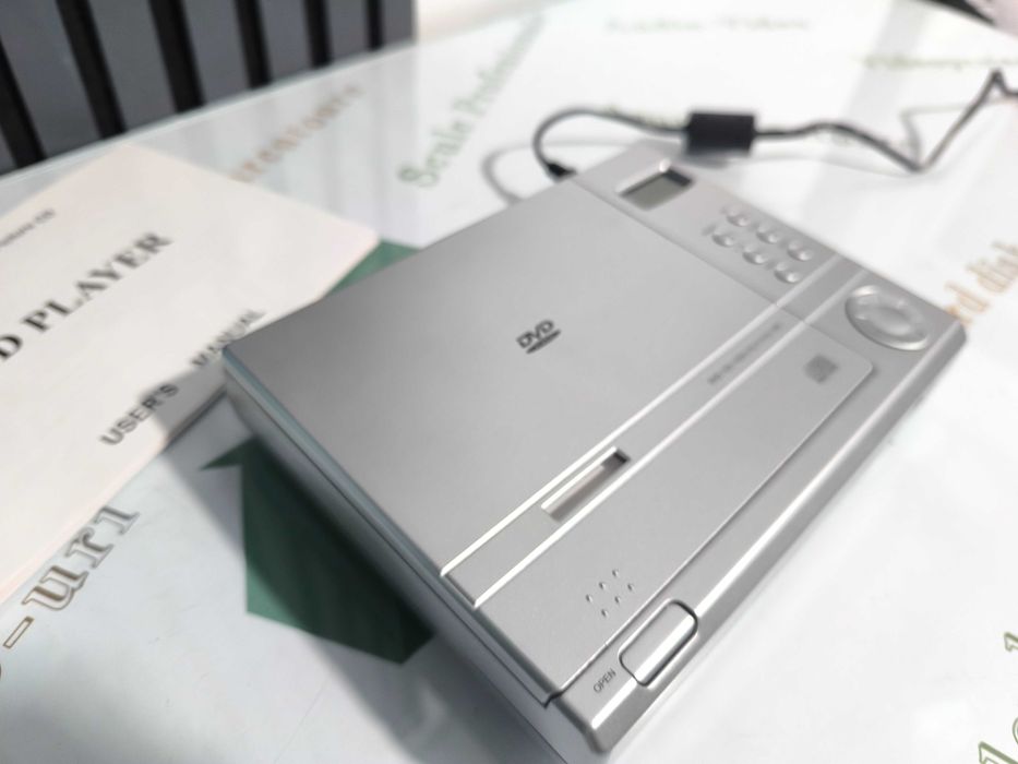 DVD Player Portabil - Compact, Multi-Format, DC12V