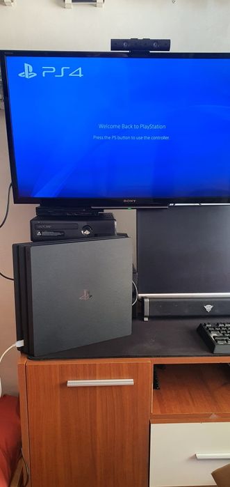 Vând Playstation 4 Pro / Ps 4 Pro