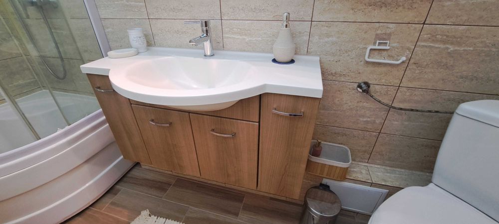 mobilier baie si cabina dus (eliberare apartament, pret avantajos)