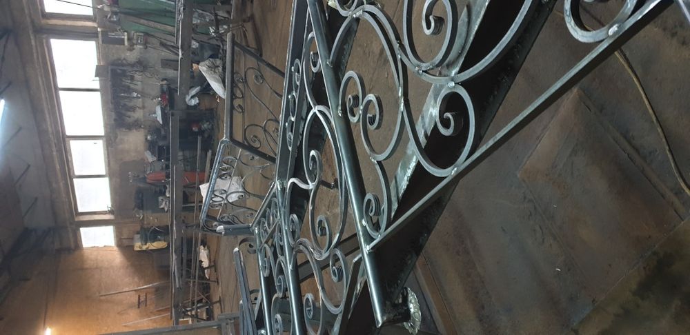 Panouri sandwich si elemente fier forjat