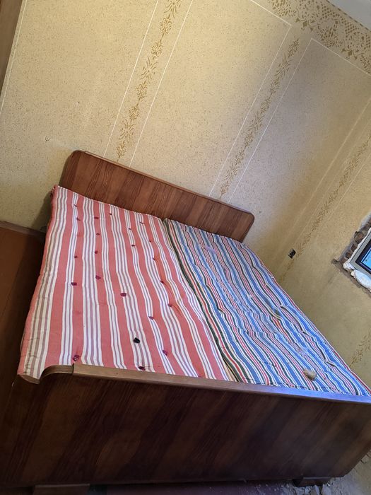 Спалня с пружина