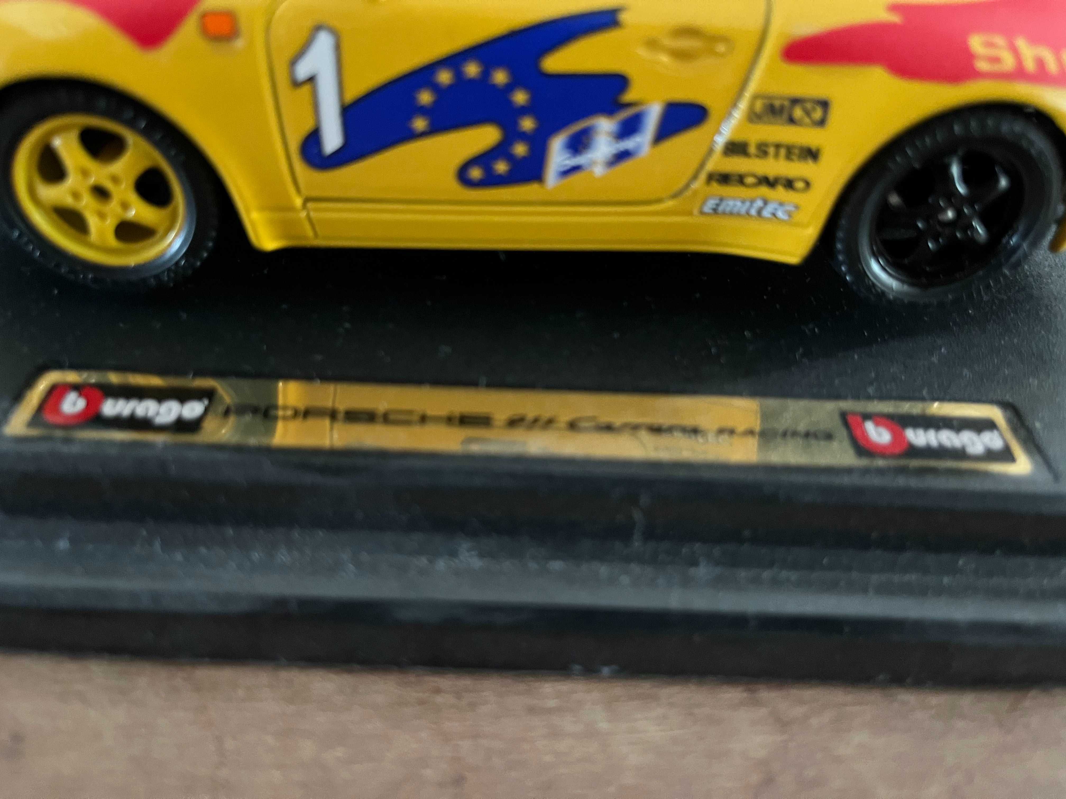 Метална колекционерска количкa BBURAGO  PORSCHE 911 993  мащаб 1:24,