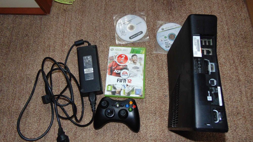 Consola Xbox 360 Plus 3 Jocuri.