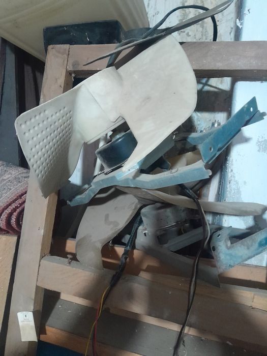 Vând ventilator Unitatea externa