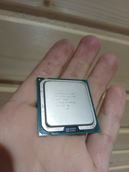 Процессор Intel Pentium E5200