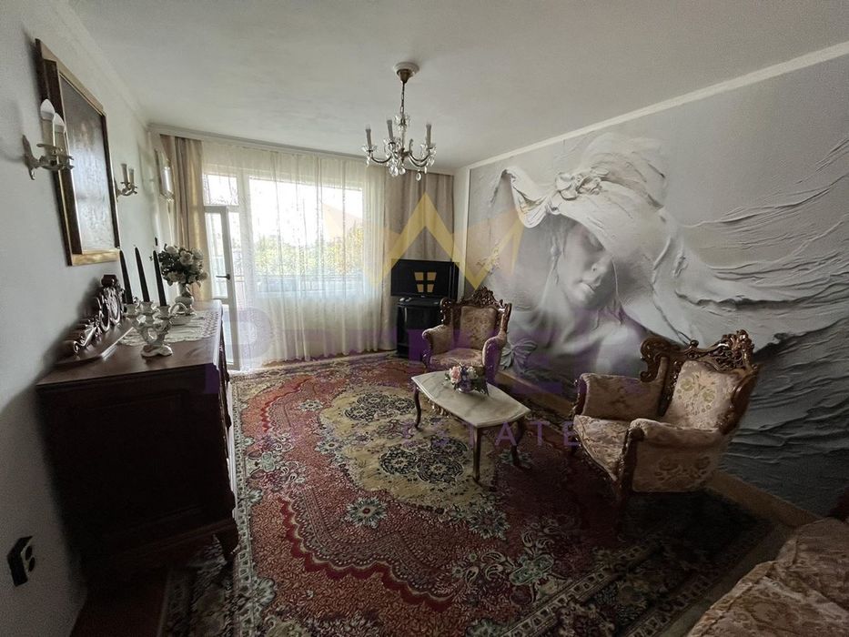 Дава се под наем Тристаен апартамент в Варна, Окръжна болница - 105 кв.м за 714 € - Снимка #2