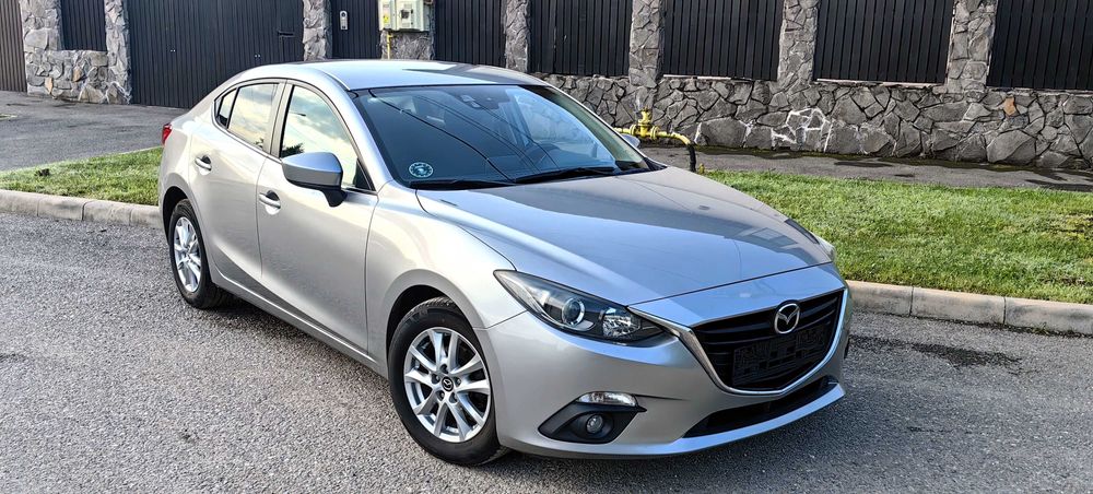 Mazda 3 * Benzina aspirat * Navi * Senzori * 2014 * Keyless