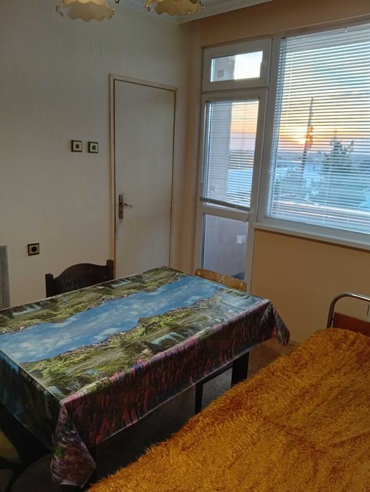 Давам под наем апартамент две стаи +бокс, обзаведен в добро състояние