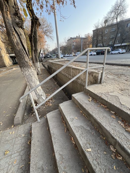 Аренда под офис 5 минут от метро Мирзо Улугбек! Вдоль дороги 20м2 400$