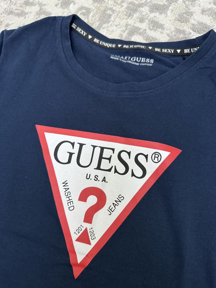 Футболка Guess