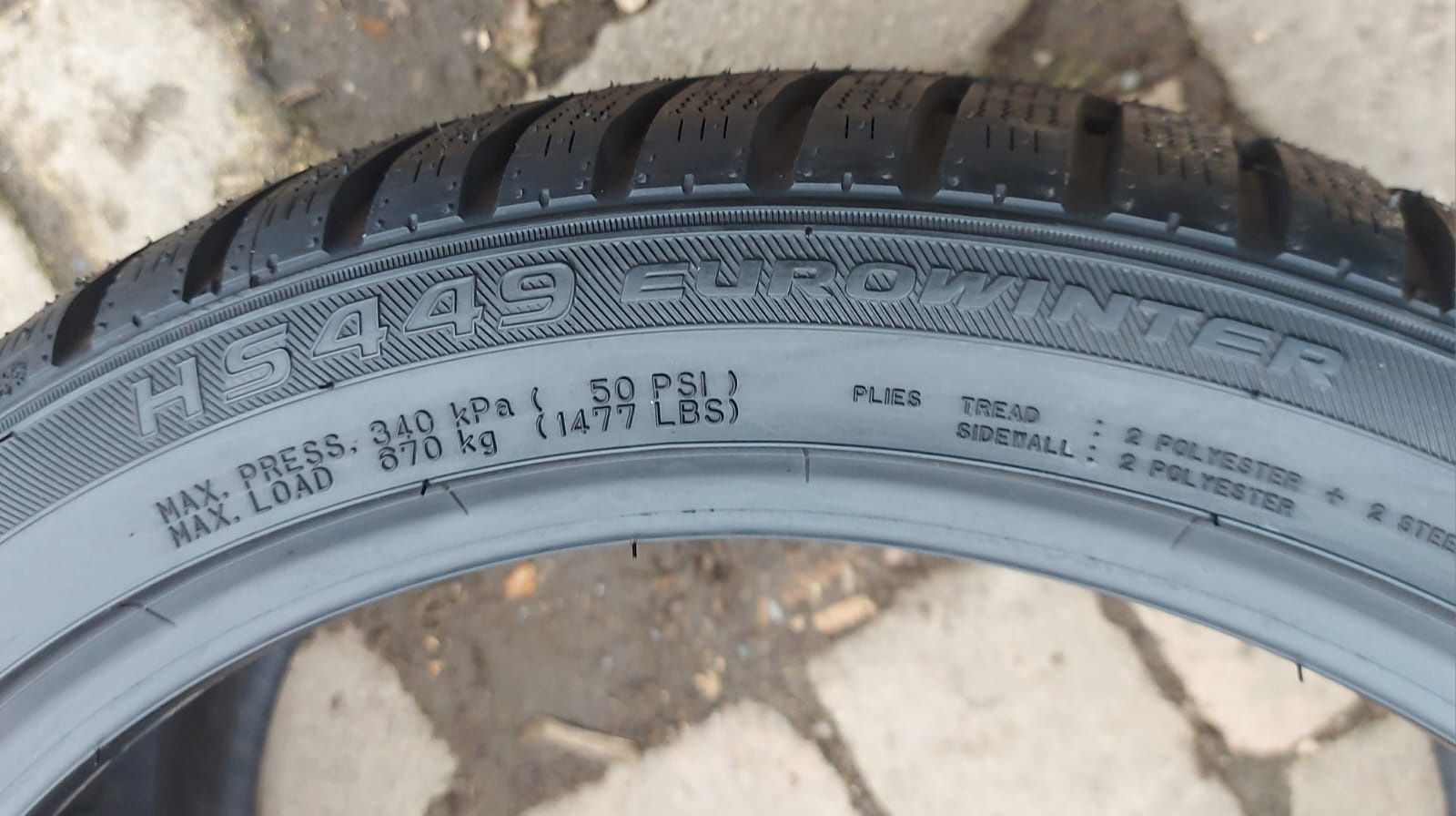 O bucată 255/35 R18 94V XL Falken HS449 Eurowinter M+S iarnă