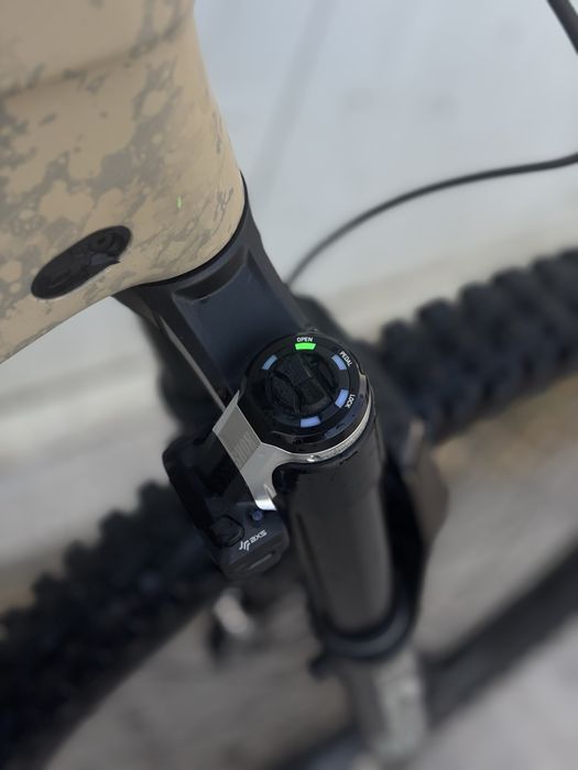 Trek slash se gen5 flight attendant