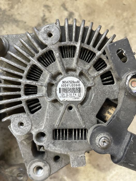 Alternator Peugeot / Citroen 2.0 Hdi RHR cod oem 9654752880