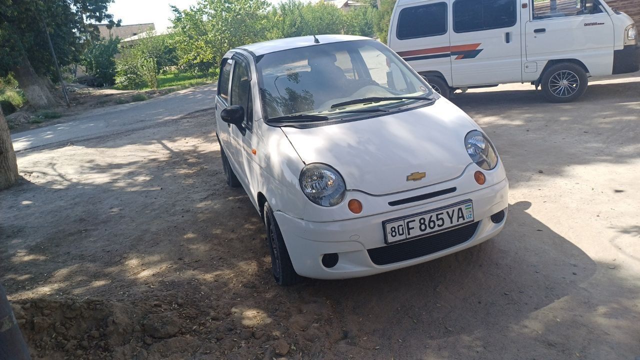 Sotiladi Матиз 2010 yil metani bor  1700$ kelishiladi
