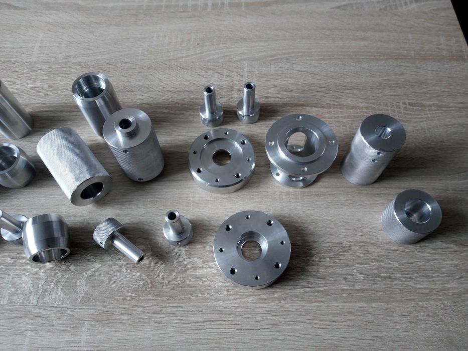 Стругарски услуги,фрезоване,заваряване на черни и цветни метали.