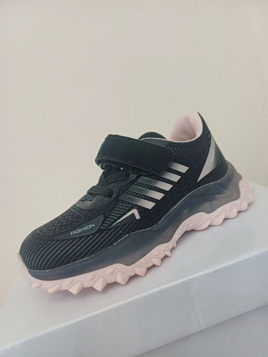 Детски светещи маратонки 26 до 31 номер