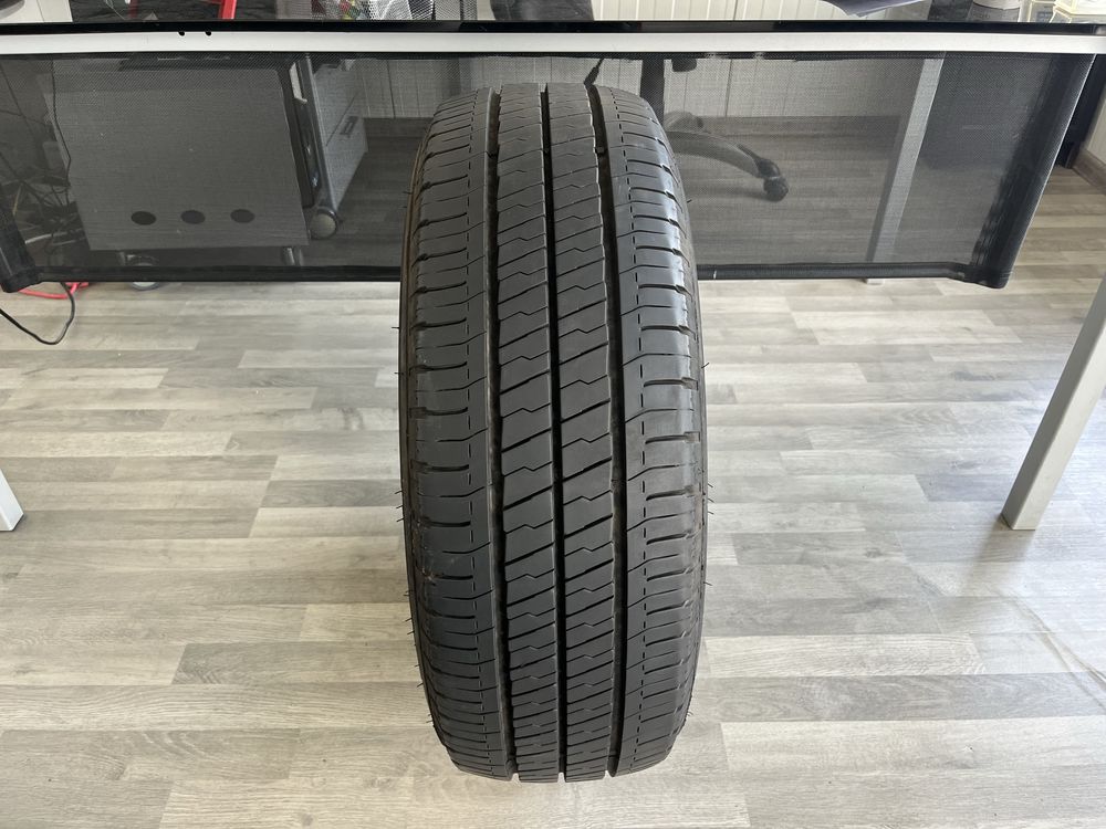 Лятна гума 235/65/16C Petlas