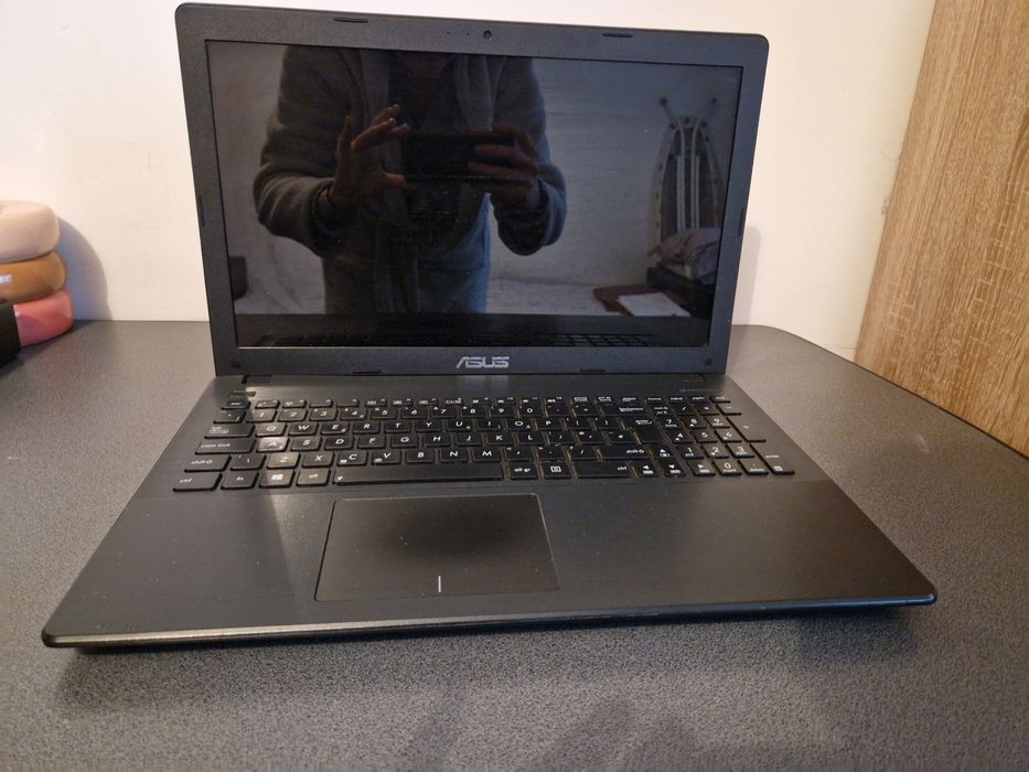 Vând laptop  ASUS