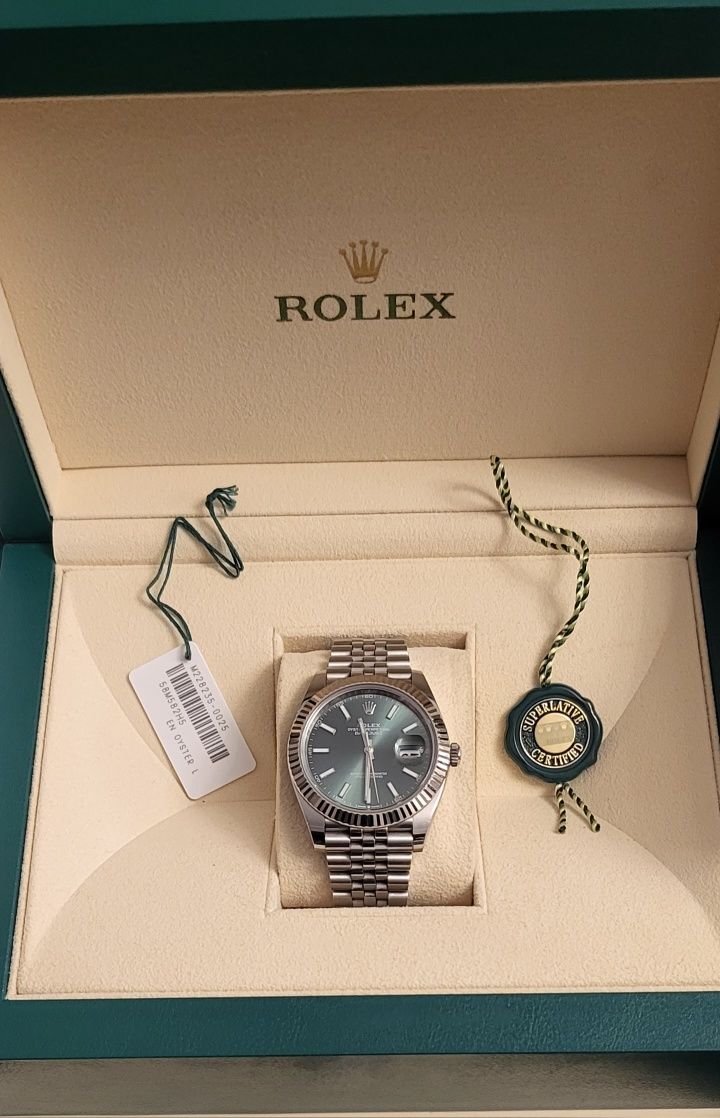 Rolex Oyster Perpetual DATEJUST Green Dial 41 MM
