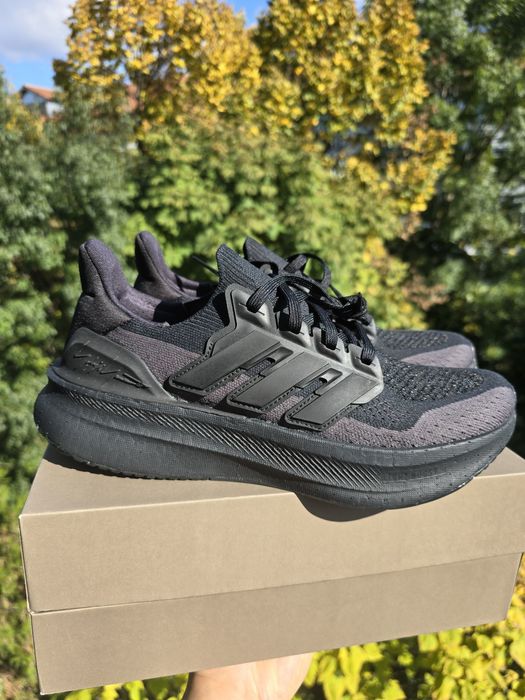 Adidas Y3 Ultraboost 5 42 , 43 si 44 Noi!