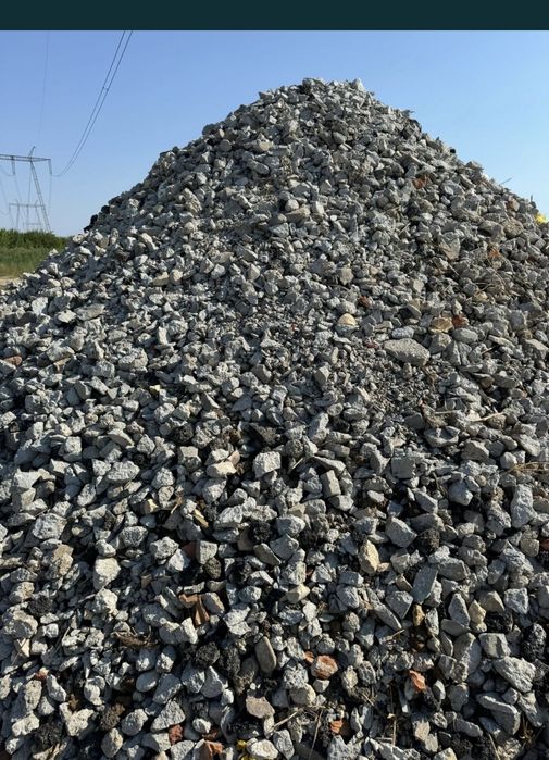 Nisip balastru piatra pamnt vegetal