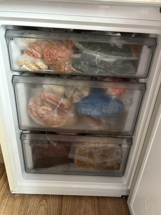 Холодильник в отличном рабочем состоянии