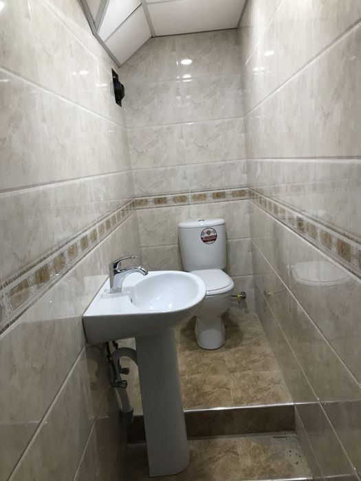 Офис  140 квм . Ул Нукусс - Эльбек   .