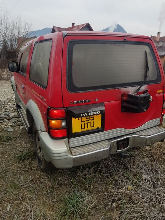 Dezmembrez mitsubishi pajero motor 2.8