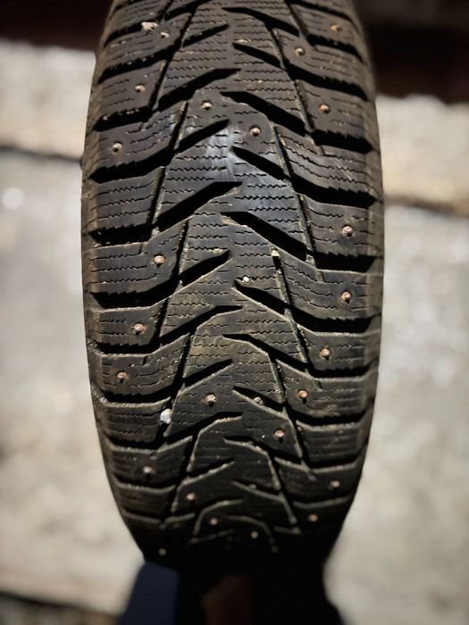 Автошины продам 185/65/15 марки Сайлун, 4 штуки, б/у, состояние новое