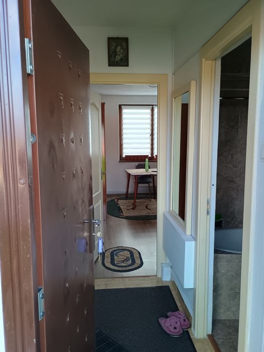 Închiriez/ schimb cu casa un apartament cu 3 camere central