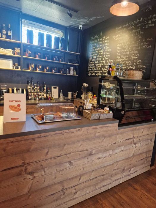 Vand afacere la cheie Cafenea,posibilitate Bar de zi