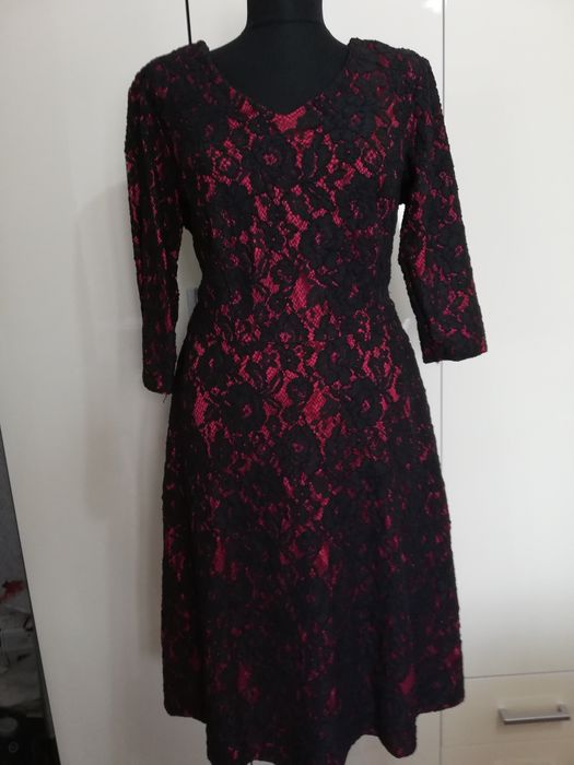 Rochie elegantă din dantelă.