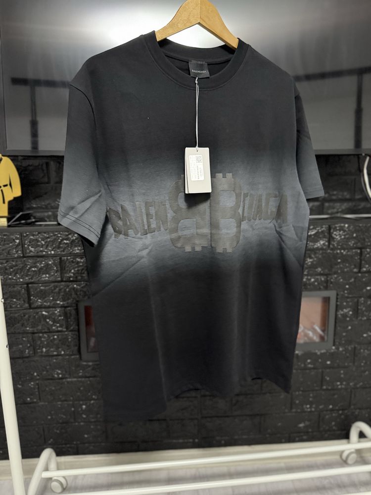 Tricou Balenciaga, Premium