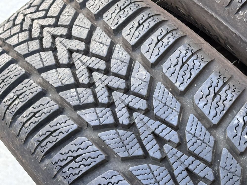 185/60/R15 Dunlop. winter 2бр зимни dot2219 7мм