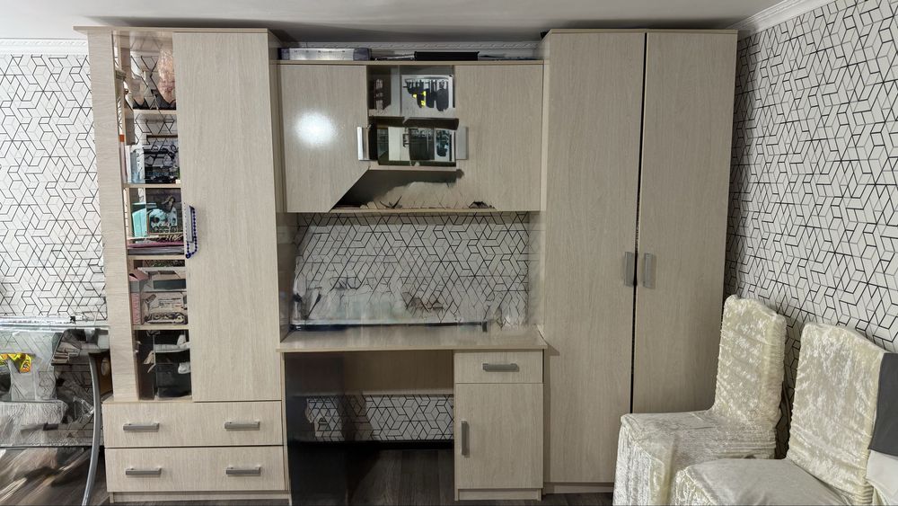 Продам шкаф с учебным столом компьютерный стол
