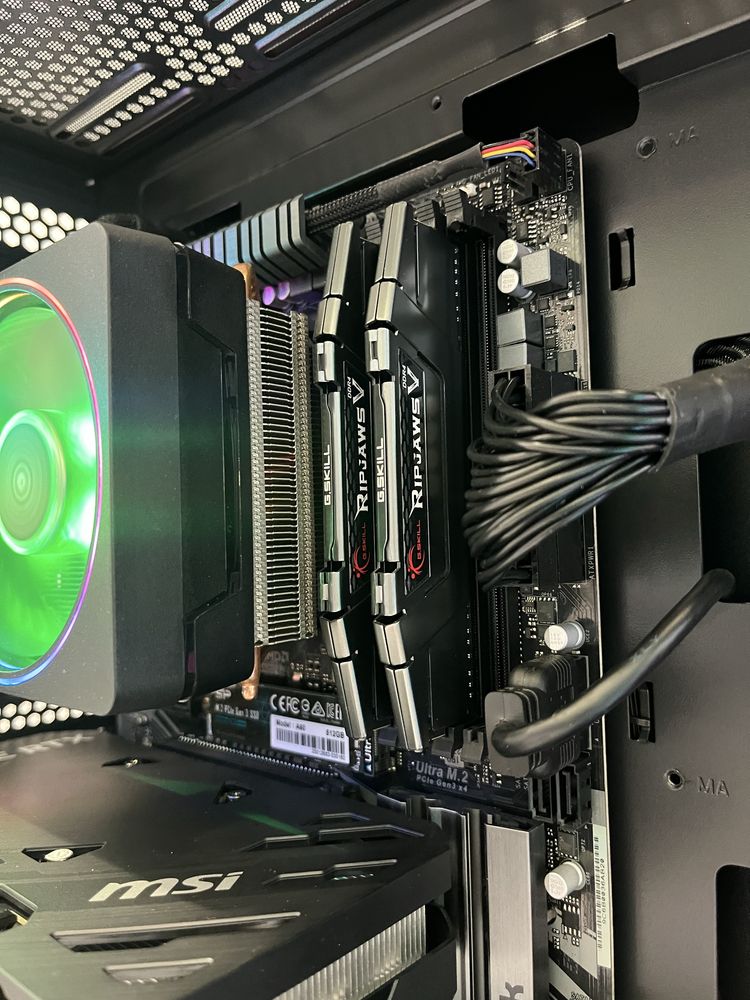 Геймърски компютър AMD Ryzen 5 5600, RTX 4060 Ti 8GB, 16GB ram
