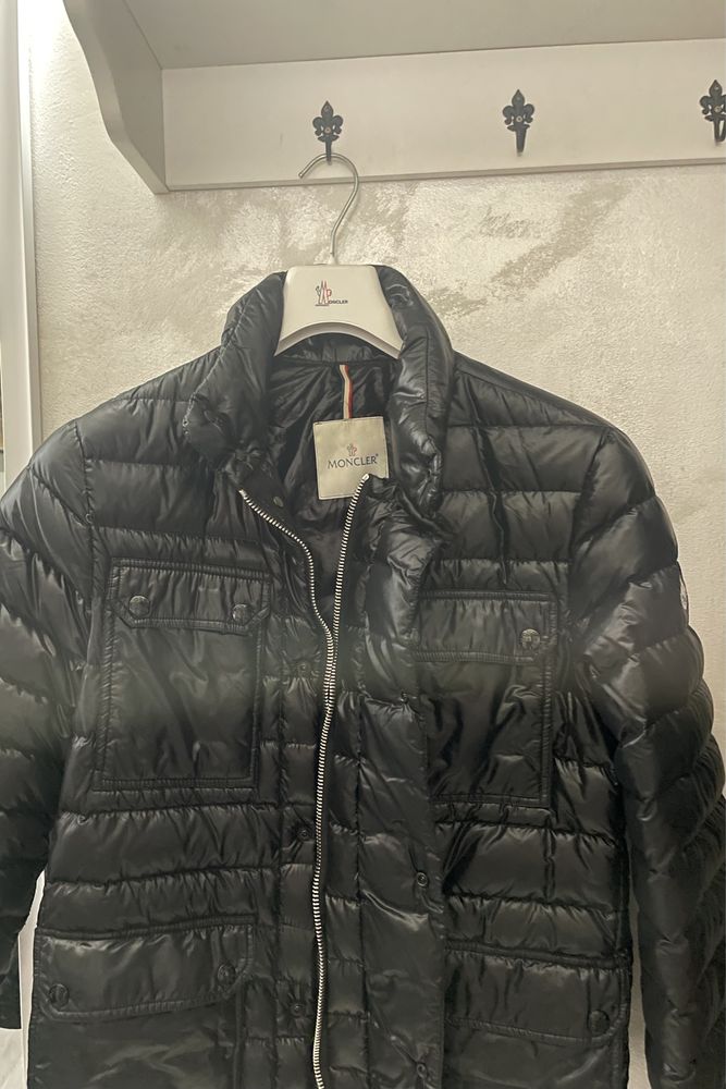 Geaca Moncler 100% Originală Mărimea L