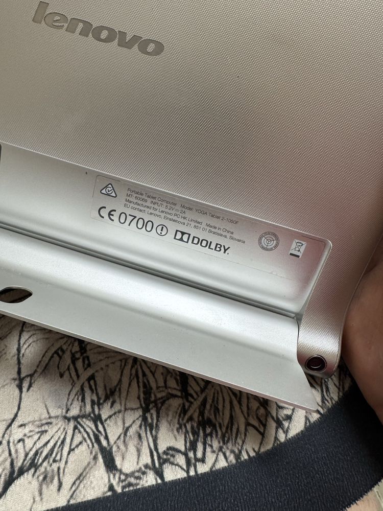 Таблет Lenovo Yoga Tablet 2 - 1050F 2/32gb