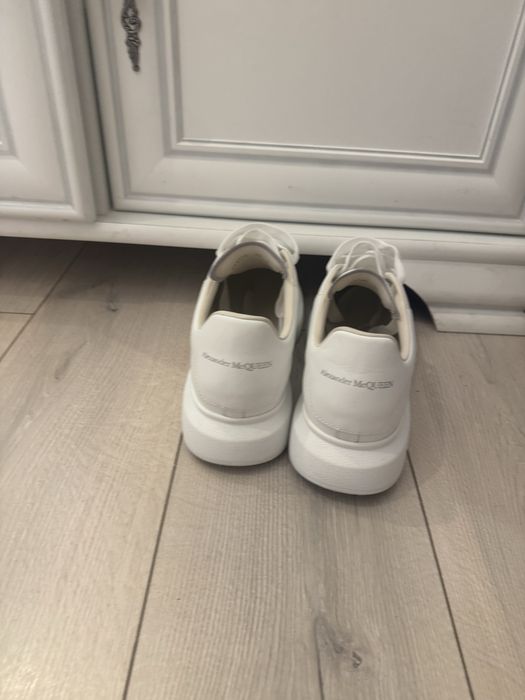 Vand Alexander McQueen