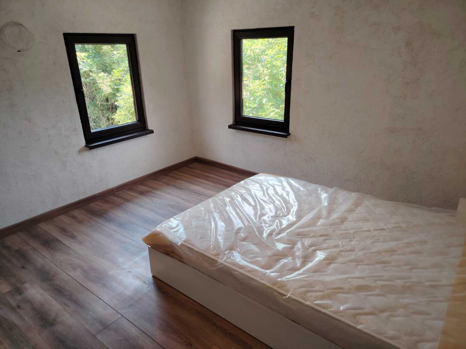 Реновирана къща, 80 кв.м, 760 кв.м. двор, на 55 км. от София